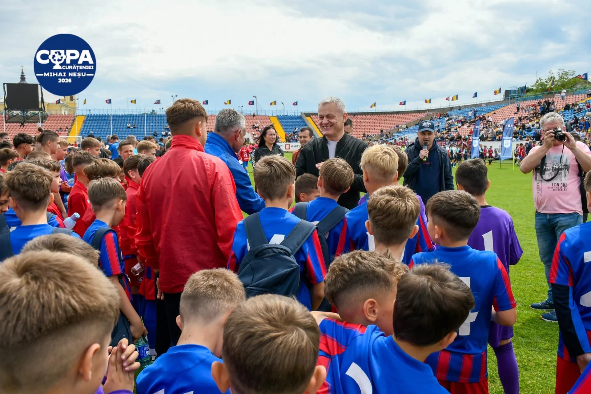 Peste 1.100 de copii au transformat Stadionul „Iuliu Bodola” într-o lecție despre sport, curățenie și comunitate la Cupa „Mihai Neșu”